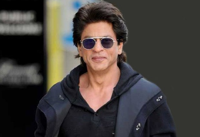 आर्यन खान डेब्यू वेब सीरीज़ The Bads of Bollywood लॉन्च पर शाहरुख़ खान के साथ